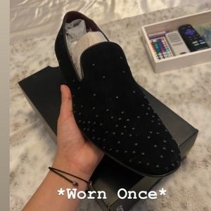 I’m selling black loafers